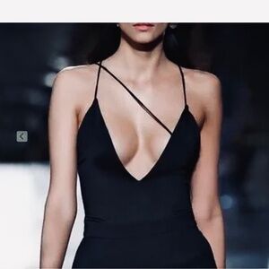 Cushnie et Ochs  Black Deep Plunging V-Neck Bodysuit With Crossover Stra…